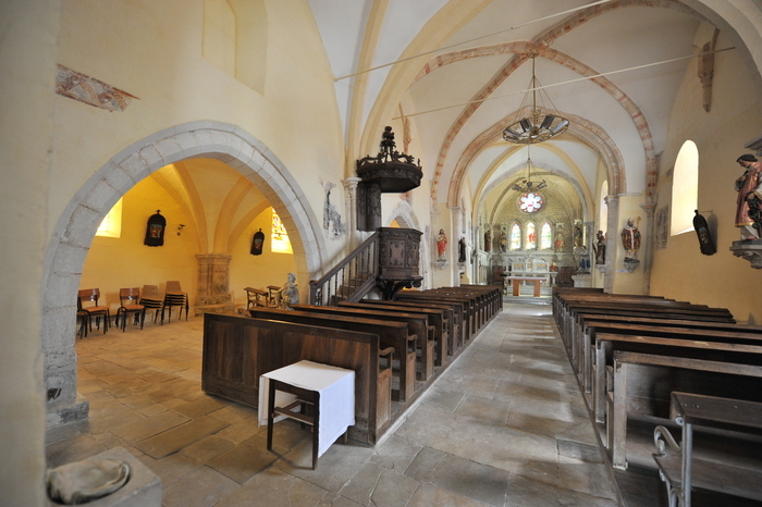 Découverte d&rsquo;une église du XIIe siècle et de ses peintures murales, Église Sainte-Croix, Suzannecourt