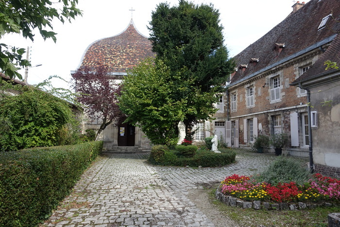 Découvrez la chapelle de ce monastère du XVIIe siècle Monastère de la Visitation Troyes