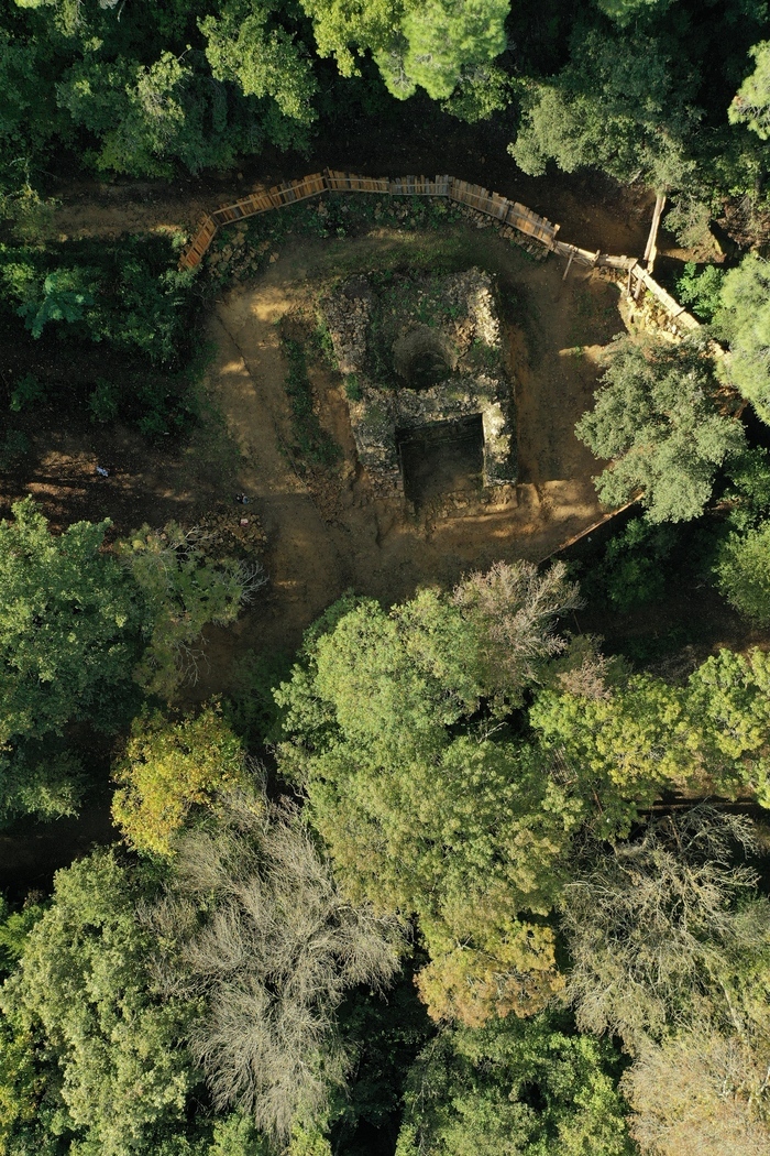 Découvrez l’archéosite de la porte de Sabran autour d’une énigmatique construction médiévale, Porte de Sabran, Sabran