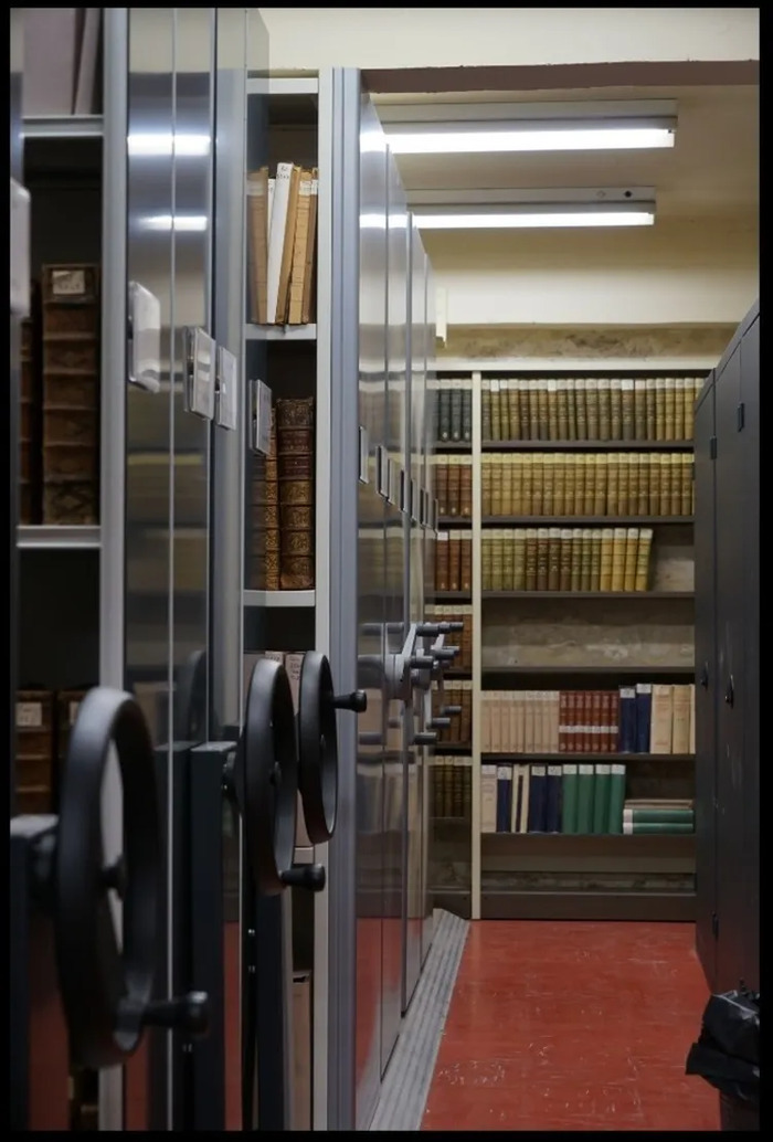 Découvrez les coulisses de la Bibliothèque Ceccano : Visite d’un magasin de conservation, Bibliothèque Ceccano, Avignon