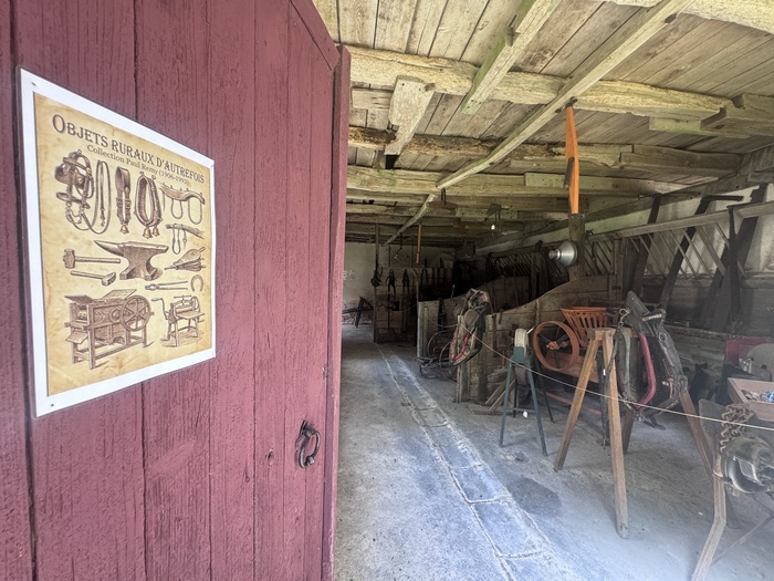 Découvrez les outils et savoir-faire agricoles des XIX et XXème siècles à Dinteville, Château, Dinteville