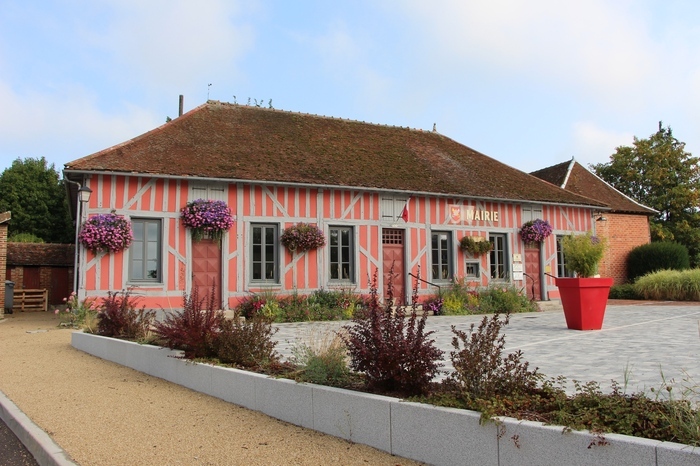 Découvrez l’histoire de la commune à travers les âges, Salle polyvalente, Mesnil-Saint-Père