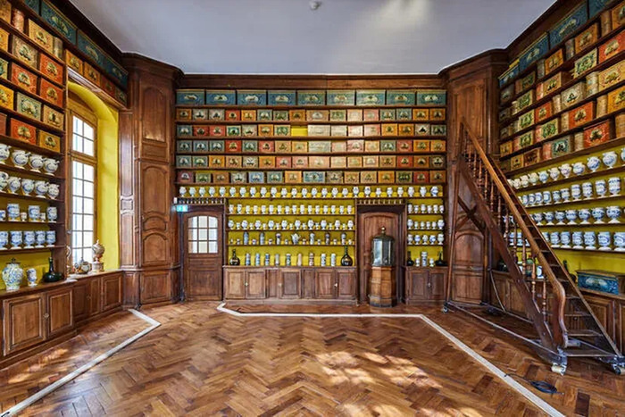 Découvrez librement les collections de l&rsquo;Apothicairerie de l&rsquo;Hôtel-Dieu-Le-Comte, Apothicairerie de l&rsquo;Hôtel-Dieu-le-Comte, Troyes