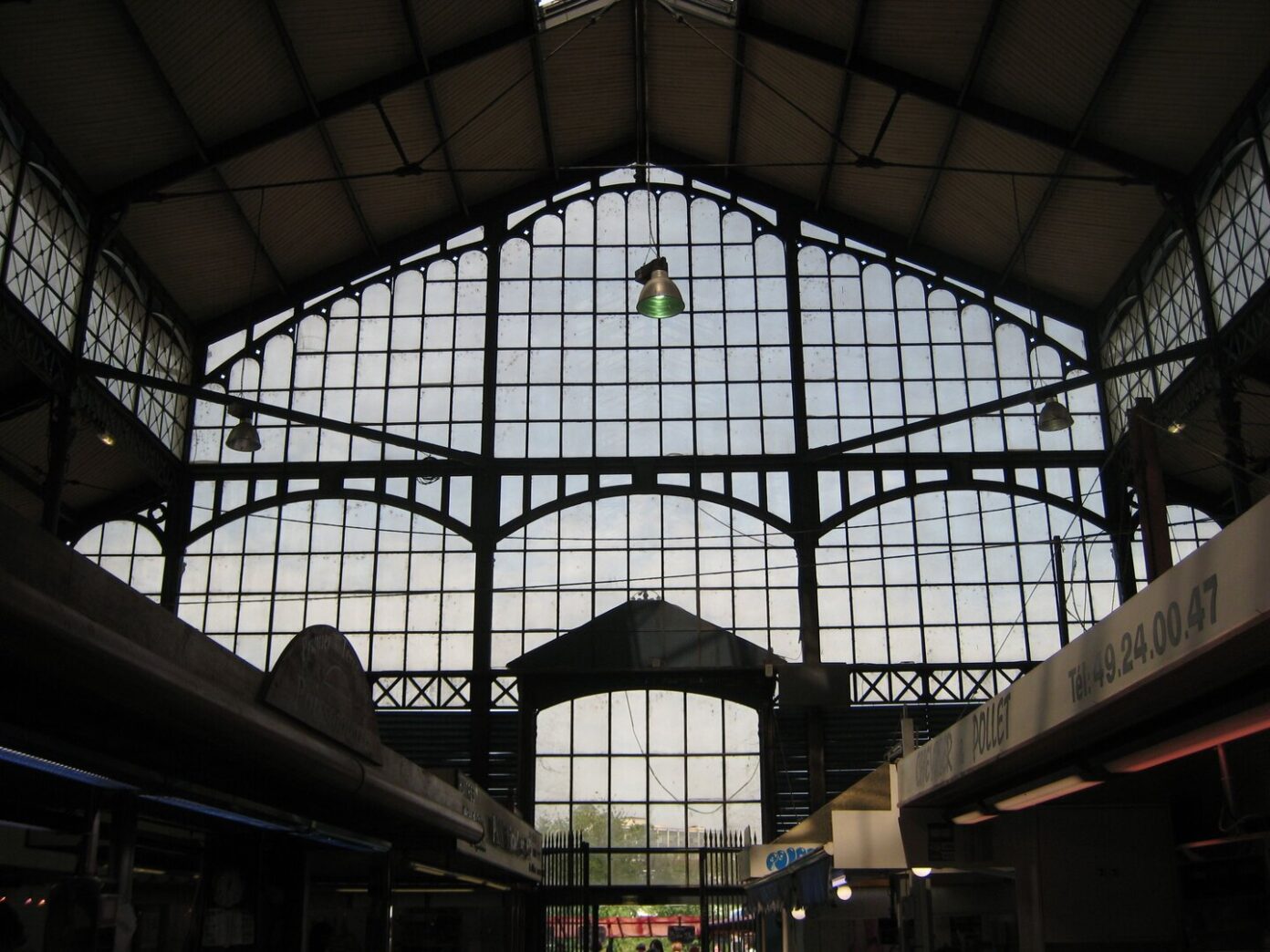 Dégustation commentée dans les halles de Niort Place des Halles Niort