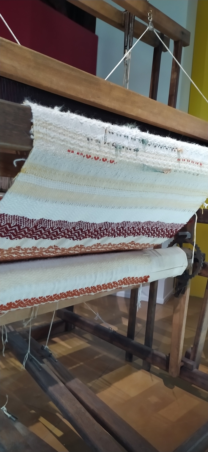 Démonstration au sein de l’atelier sur les métiers à tisser et métier jacquard, Musée industriel de la Corderie Vallois, Notre-Dame-de-Bondeville