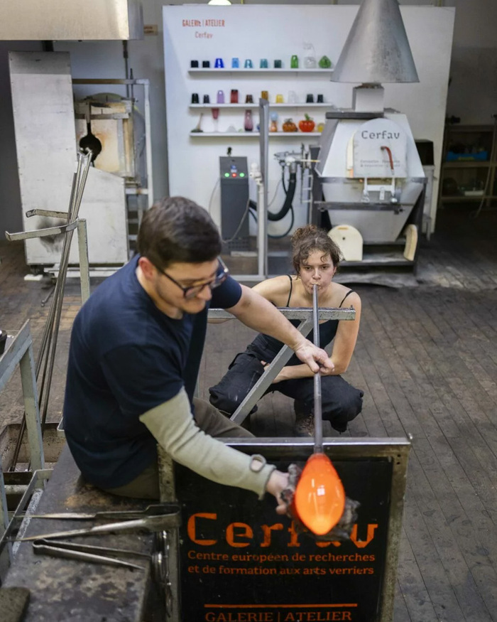 Démonstration de soufflage du verre, CERFAV – Centre Européen de Recherches et de Formations aux Arts Verriers, Vannes-le-Châtel