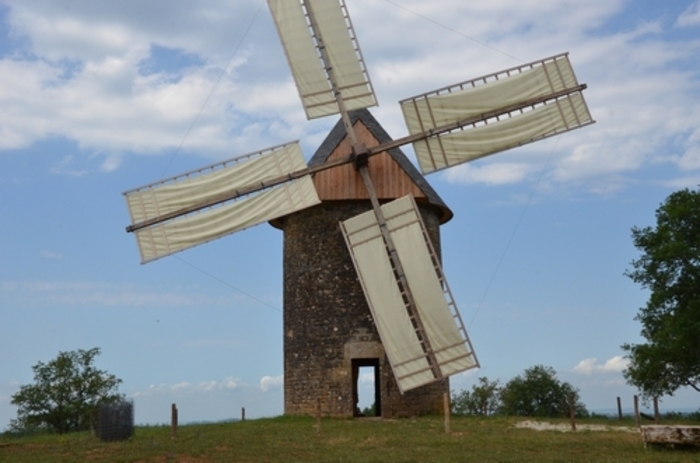 Démonstration : Le moulin à vent fera de la farine Le moulin de Gignac Gignac