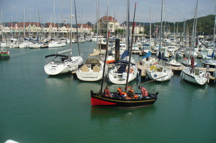 Démonstration : sortie initiatique à bord de bateaux traditionnels de pêche, Port Guillaume, Dives-sur-Mer