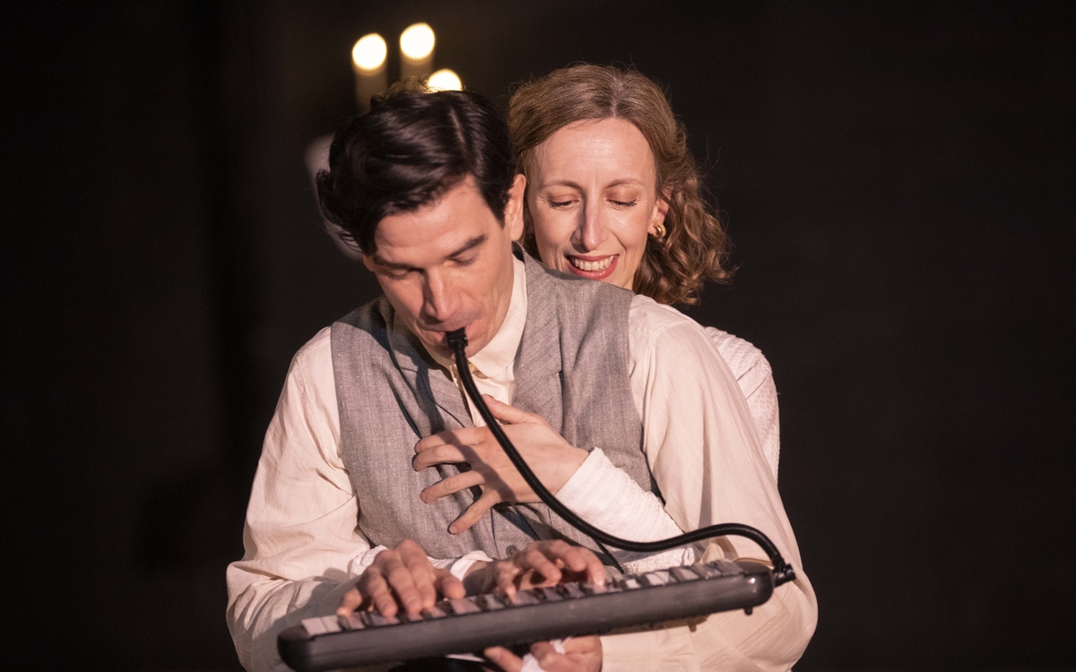 Dora et Franz, sauver le jour • Caroline Arrouas Le Grand Parquet PARIS