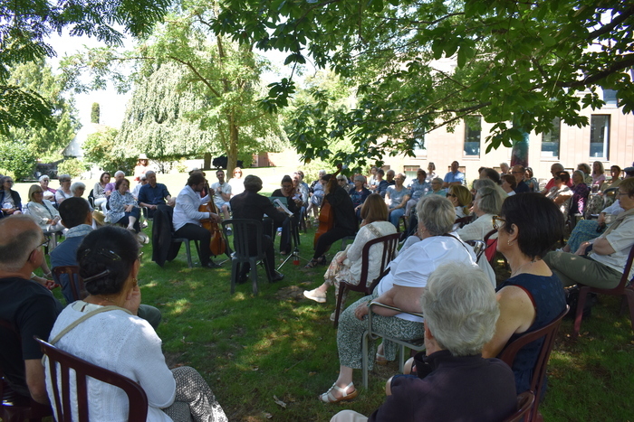 Duo français de guitare classique Manoukian-Jousselme, Maison Jean Monnet, Bazoches-sur-Guyonne