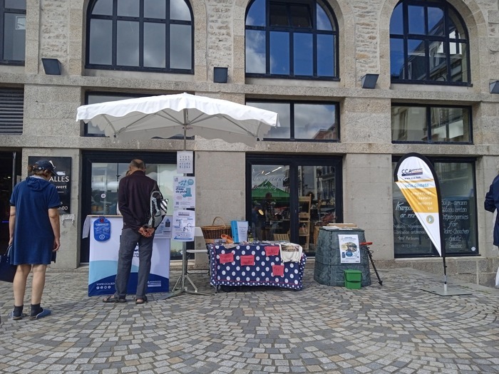 Echanges autour du tri, de la prévention des déchets et du compostage, Marché de Concarneau, Concarneau