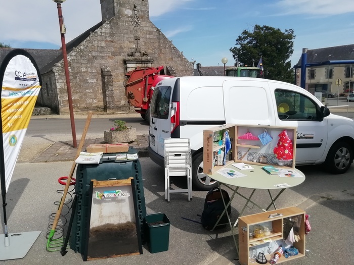 Echanges autour du tri, de la prévention des déchets et du compostage, marché de Tourc&rsquo;h, Tourch