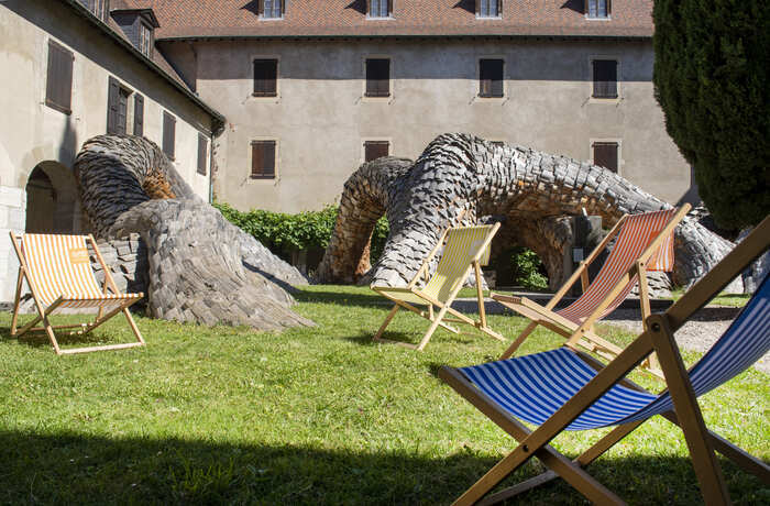 « Écorcée » une installation de Simon Augade, Musée Dauphinois, Grenoble