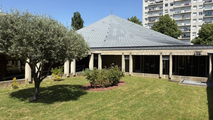 Eglise de Meudon-la-Forêt, Église du Saint-Esprit, Meudon