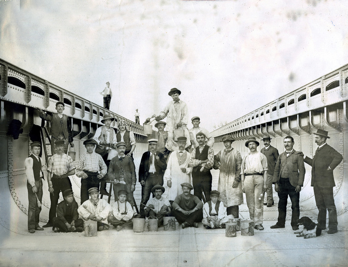 Expo Photos sur l'histoire du Canal de Briare et sur le Canal Latéral à la Loire Bâtiment des Turbines de Briare Briare