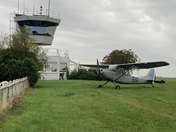 Exposition d’aéronefs d’hier et d’aujourd’hui, Aérodrome Chavenay, Chavenay