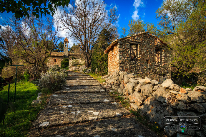 Exposition de photographies anciennes et visite du village « On donne la parole aux habitants » Parking Saint-Julien-du-Verdon
