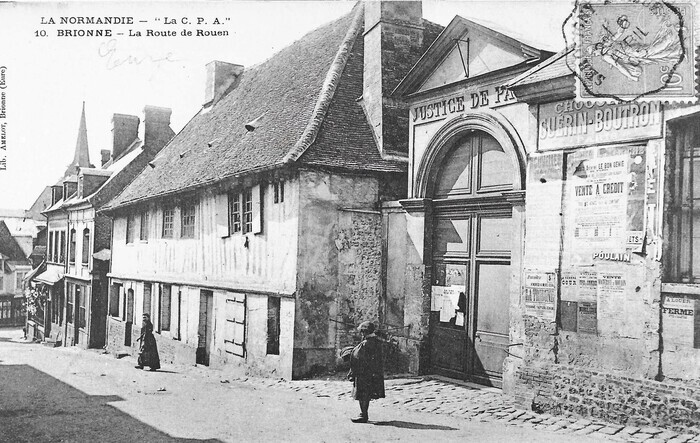 Exposition de photographies anciennes sur plaques photographiques Ancienne Justice de Paix Brionne