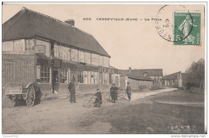 Exposition de photographies et cartes postales locales anciennes, Église Notre-Dame, Cesseville