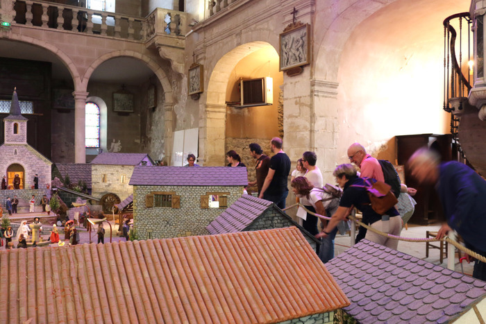 Exposition d&rsquo;une crèche représentant « Le Village Aveyronnais », Église Saint-Joseph (maquette du village Aveyronnais), Villefranche-de-Rouergue
