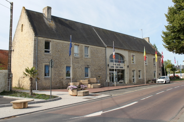 Exposition : le port dans les collections de la Micro-Folie, Centre culturel Léopold-Sédar-Senghor – Micro-Folie du Bessin, Port-en-Bessin-Huppain