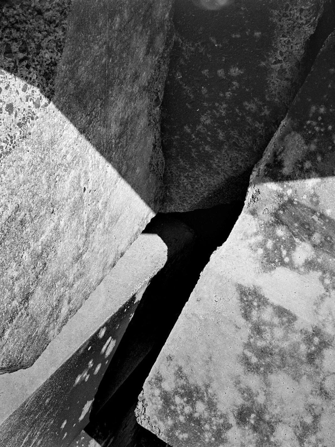 Exposition photo L’Esprit visuel Yann VIGUIER Porte St‐Antoine, Escalier Droit, 1er ét Navarrenx