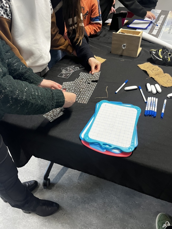 « Fakes news » l'escape game Médiathèque Communautaire De Beaucamps-Le-Vieux Beaucamps-le-Vieux