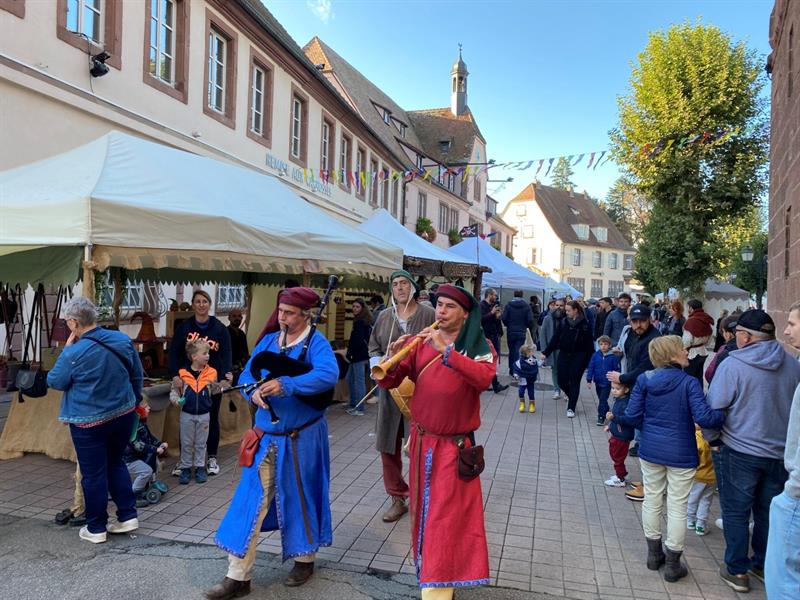 Festival des sorcières et marché médiéval et Renaissance place du château Bouxwiller 2026-09-26