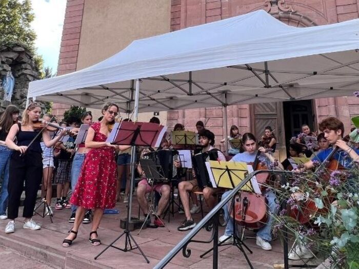 Festi’Val Passeurs de musique : Animation du marché Terroir & Traditions Parvis de l'église Villé