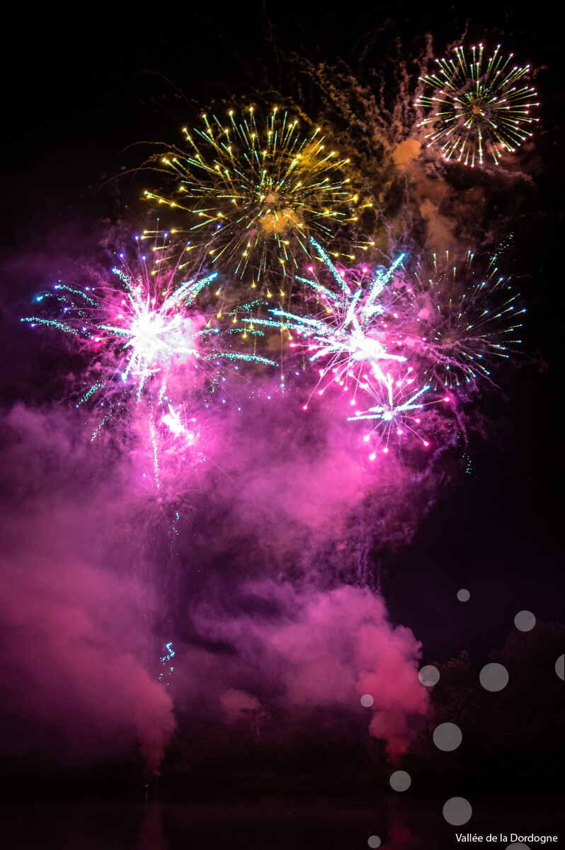 Feu d&rsquo;artifice à Saint-Martin-la-Méanne  Saint-Martin-la-Méanne