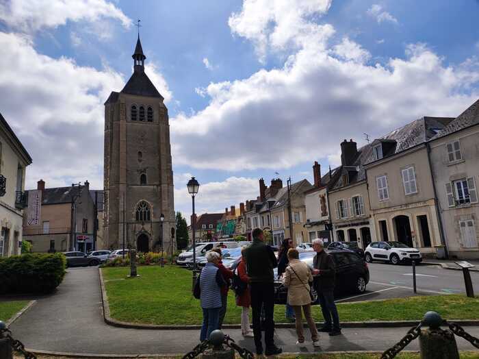 Flânerie historique et littéraire « les anciens métiers de Châteauneuf-sur-Loire », Place Aristide Briand, Châteauneuf-sur-Loire