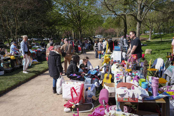 Foire à tout, Parking du Rive Gauche, Saint-Étienne-du-Rouvray