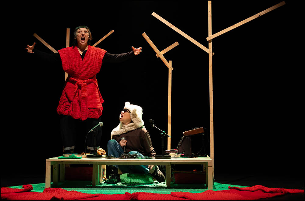 Rouge Courroux – Collectif Les Becs Verseurs – Marina Le Guennec Centre culturel Pôle Sud Chartres-de-Bretagne