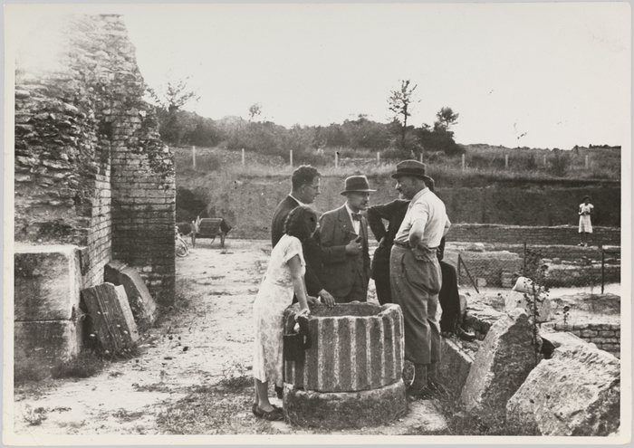 Glanum vu par les visiteurs [titre provisoire], Site archéologique de Glanum, Saint-Rémy-de-Provence