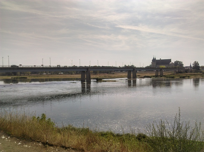 Grande exposition : les ponts de Sully-sur-Loire, Église Saint-Germain, Sully-sur-Loire