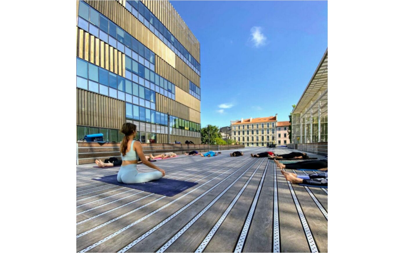 Halles de Pau Yoga: les matinales bien-être Halles de Pau Sur la terrasse Pau