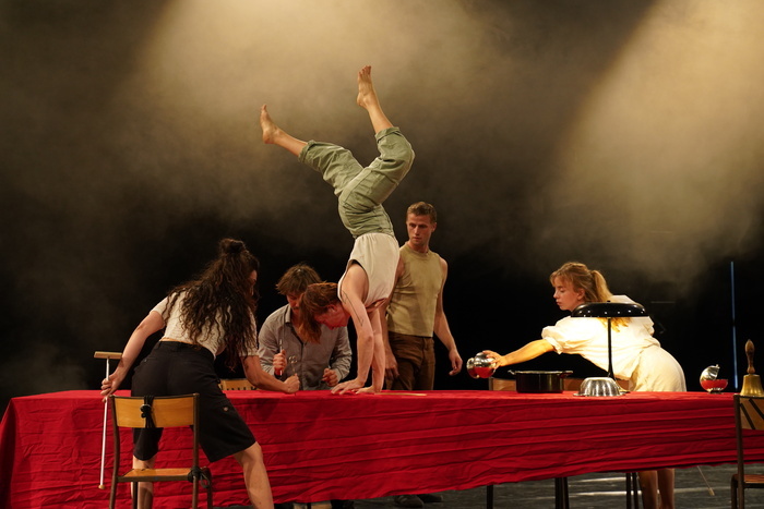 IL VA PLEUVOIR – GALAPIAT CIRQUE / COLLECTIF I.V.P, Place du Champ de Foire d’Elbeuf, Elbeuf