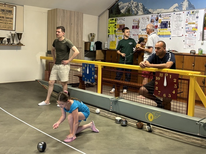 Initiation à la pratique de la boule de Fort pour les scolaires, Cercle du Bon-Accord, Chinon