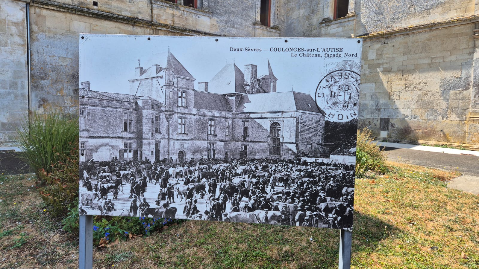Journées européennes du patrimoine Balade d'antan au fil des cartes postales anciennes Château Renaissance Coulonges-sur-l'Autize 2026-09-19