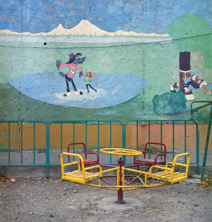 Katharina Roters: YERKIR
land • earth • planet, House of Arts Veszprém, Veszprém