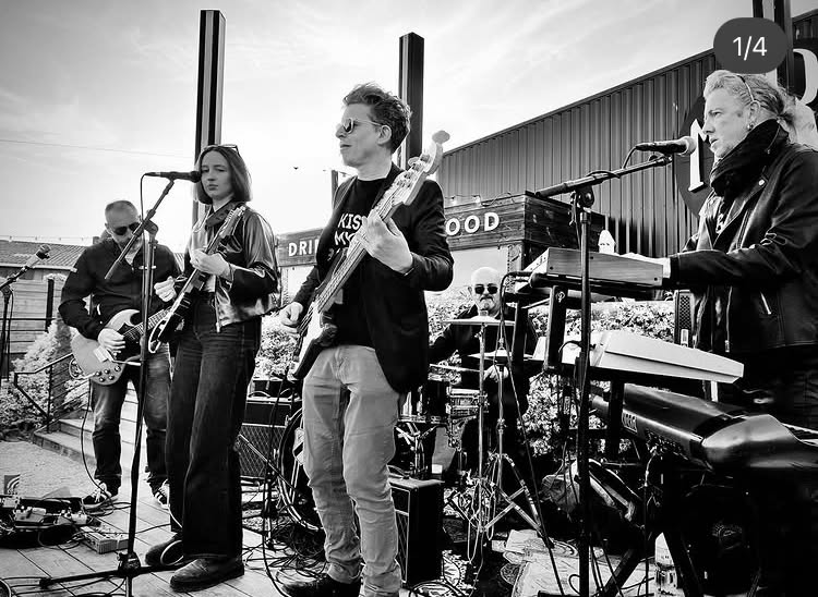 krystaal band music