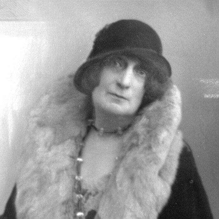 La Ballade des dames d’aujourd’hui : Noëlle Roger, Promenade du Pin,