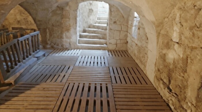 La crypte du Couvent des Bénédictines anglaises Crypte du Couvent des Bénédictines anglaises Pontoise