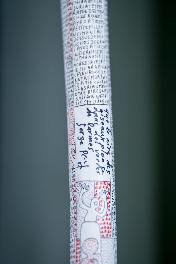 « La parole des bâtons », exposition permanente de Serge Pey, Bibliothèque d’étude et du patrimoine, Toulouse