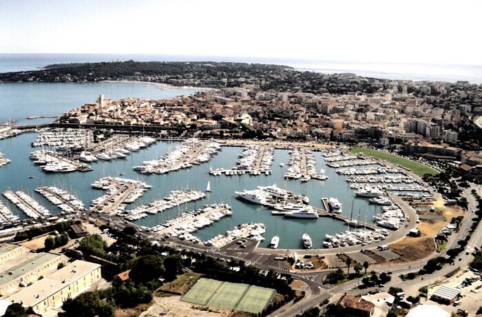 La photographie vue des archives, des histoires de documents., Salle des Associations, Antibes