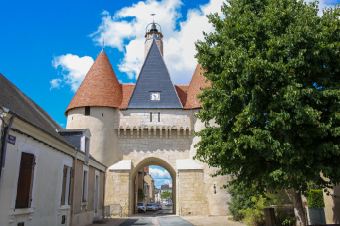 La porte de l&rsquo;Horloge, Abbaye Notre-Dame de Déols, Déols
