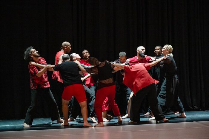 La terre en transe – Cie Anania Danses, Taoufiq Izeddiou, Le Carré – Scène nationale Carré-Colonnes, Saint-Médard-en-Jalles