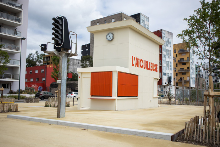 L&rsquo;Aiguilleuse, ancien poste d&rsquo;aiguillage SNCF devenu kiosque créatif, Allée Marthe Gauthier, 44200 Nantes, Nantes