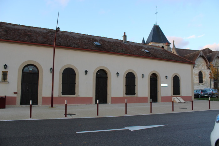 Laissez-vous conter une histoire Salle de conférence Saint-Parres-aux-Tertres
