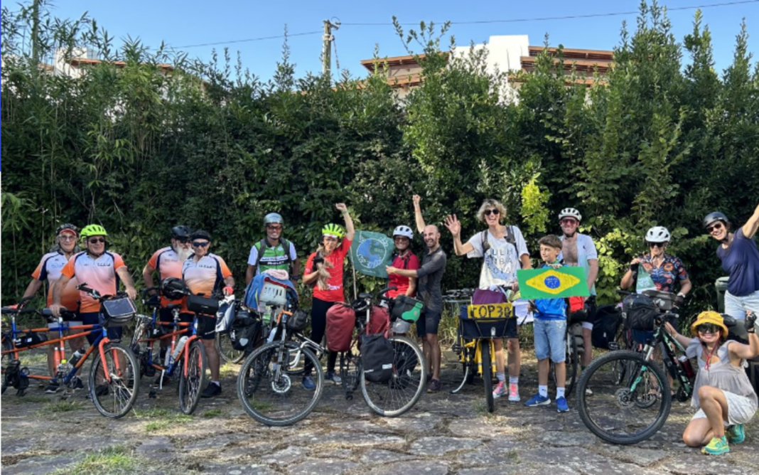 Le plus grand relais vélo au monde pour le climat passe à Paris ! Académie du Climat Paris